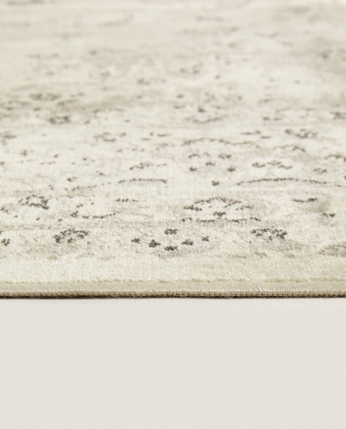 Zara home model 4 160/230 graphique finition vintage