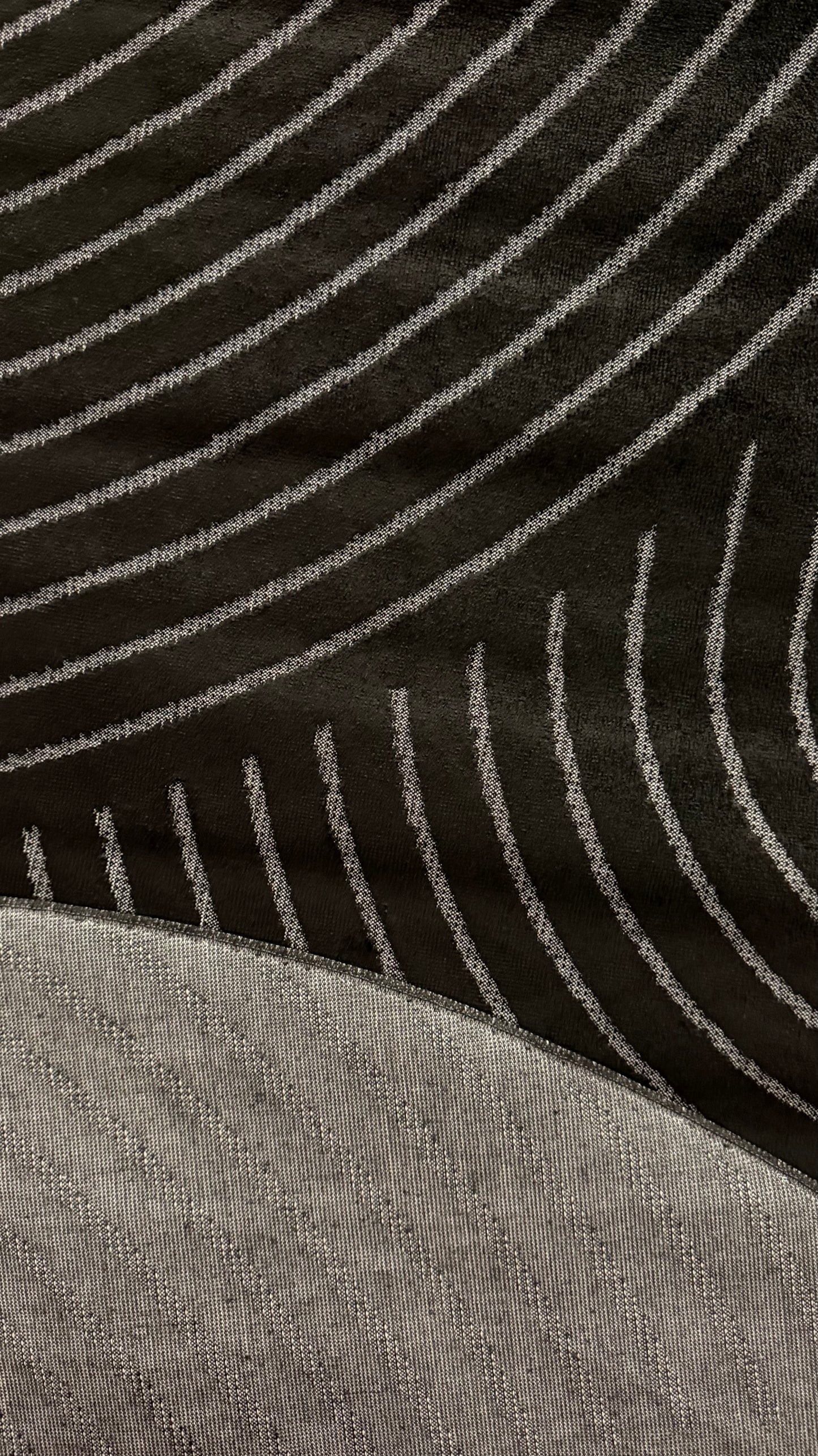 TAPIS OVA - Motif Abstrait Poils Ras - 160cm