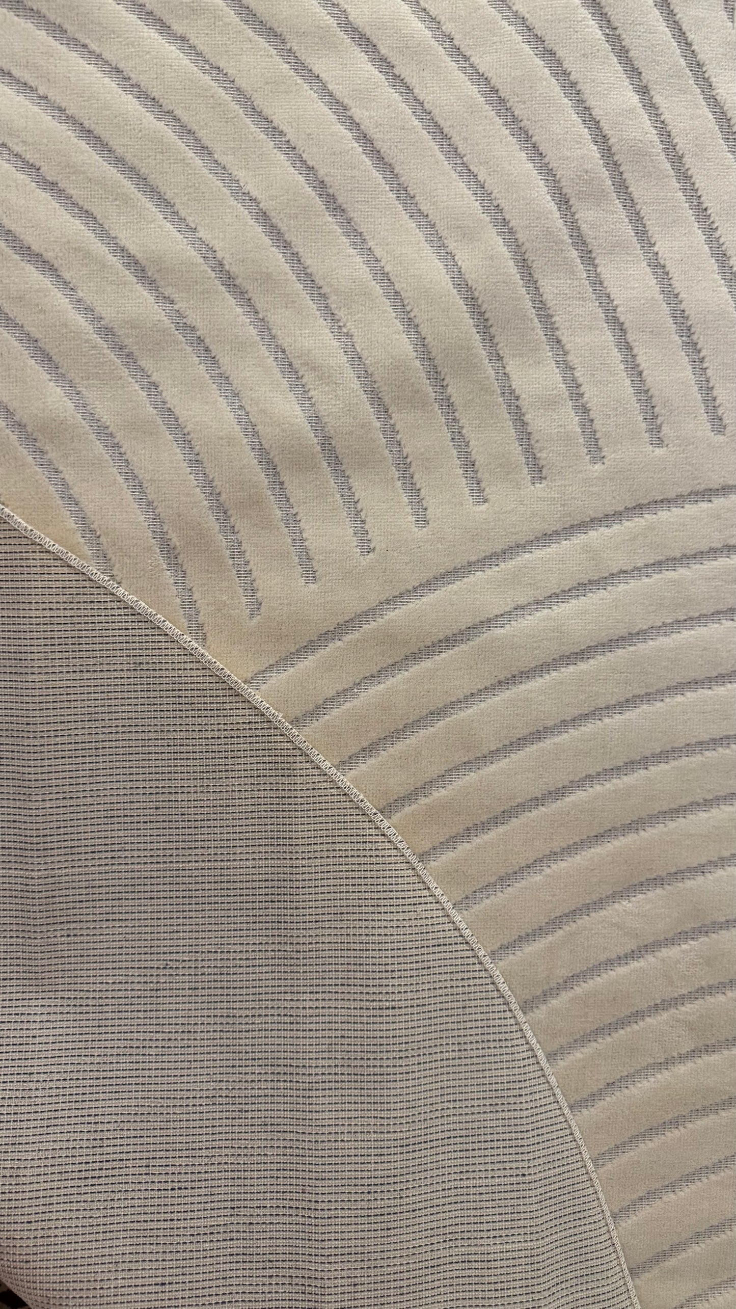 TAPIS OVA - Motif Abstrait Poils Ras - 160cm