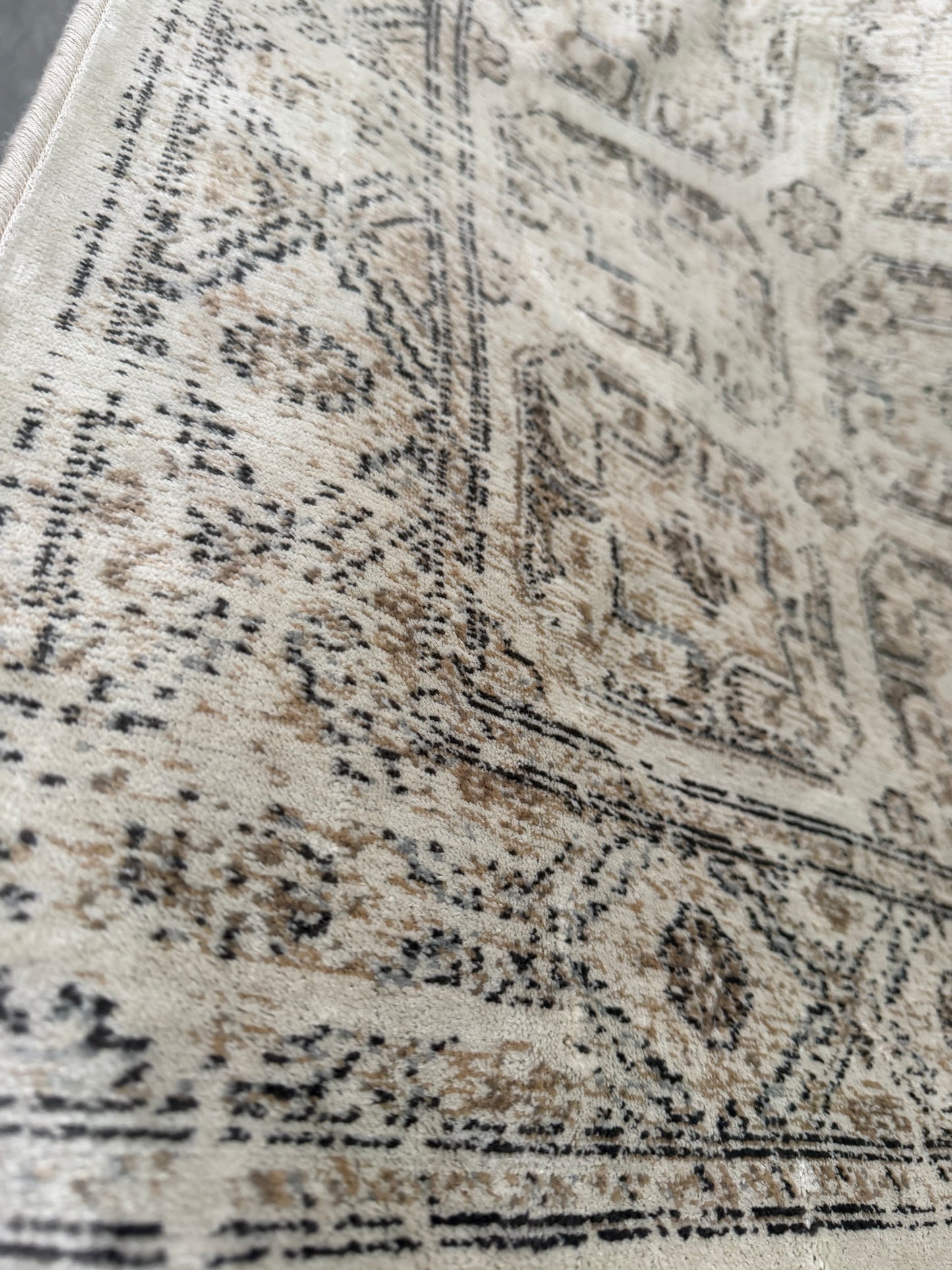 Tapis vintage modèle antique 140/200