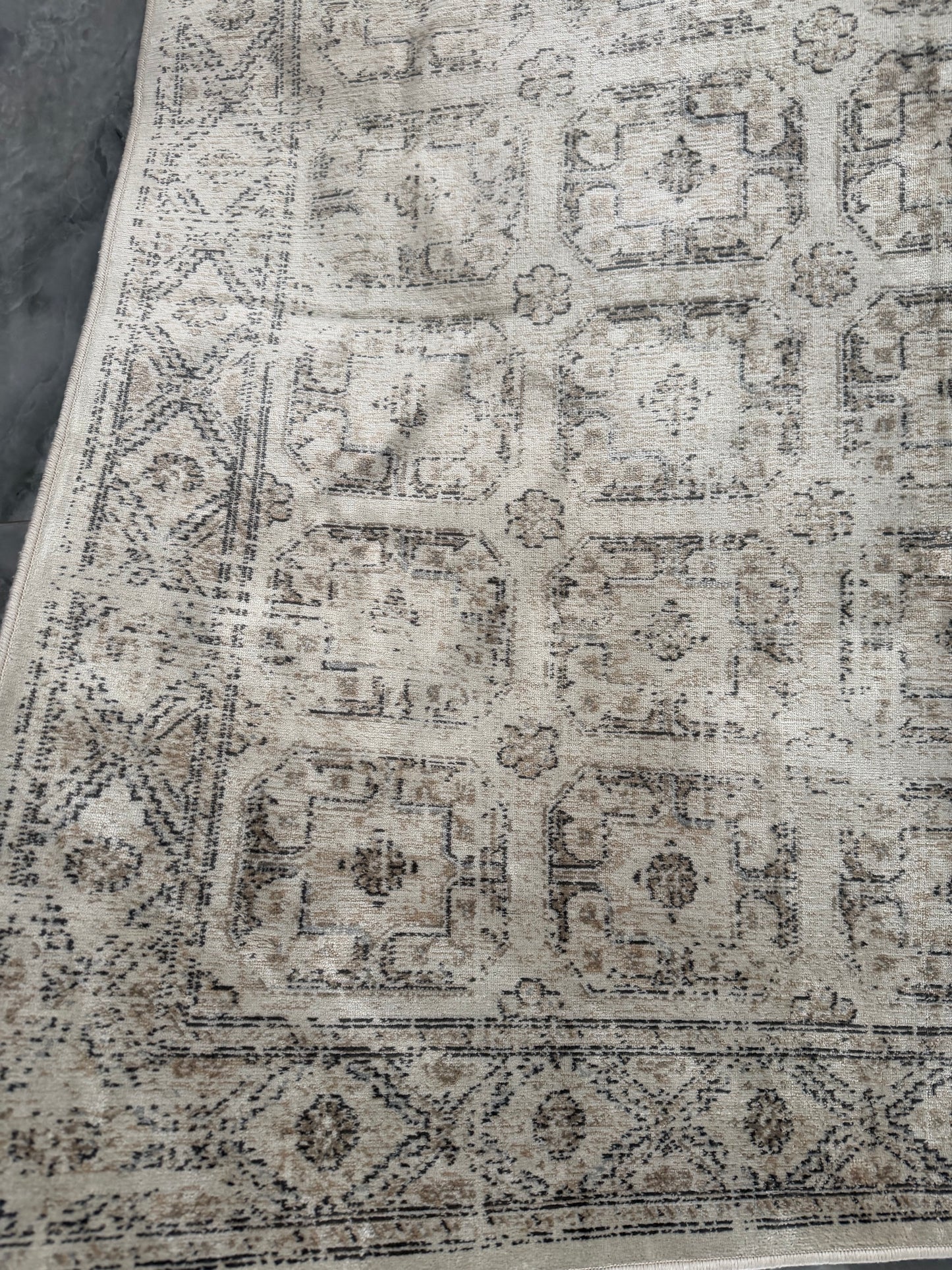 Tapis vintage modèle antique 140/200