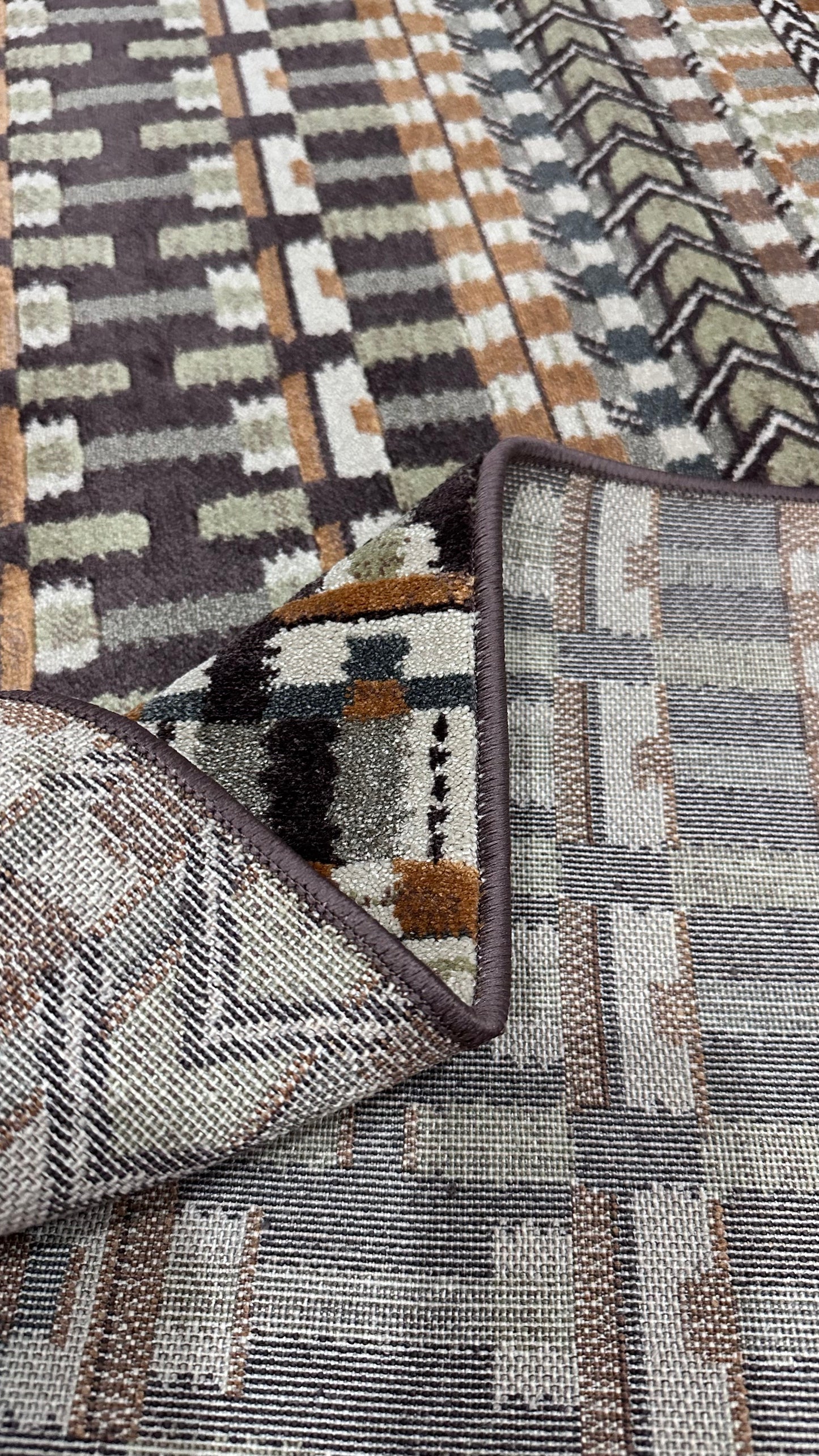 TAPIS mauve multicolore